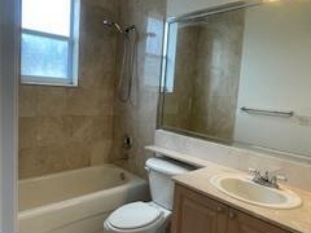 Дом в аренду по адресу 608 Fern Street - фото 6116355