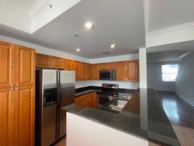 Дом в аренду по адресу 608 Fern Street - фото 6116360