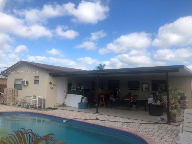 Продажа дома по адресу 5010 NW 190th St - фото 6129382