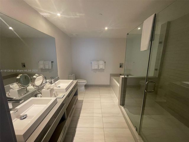 Продажа квартиры #R1705 - фото 6095411