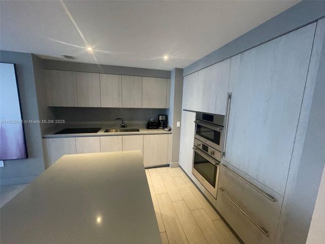 Продажа квартиры #R1705 - фото 6095415