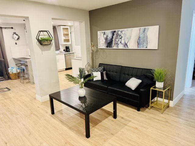 Дом в аренду по адресу 219 NW 14th Avenue - фото 6094572