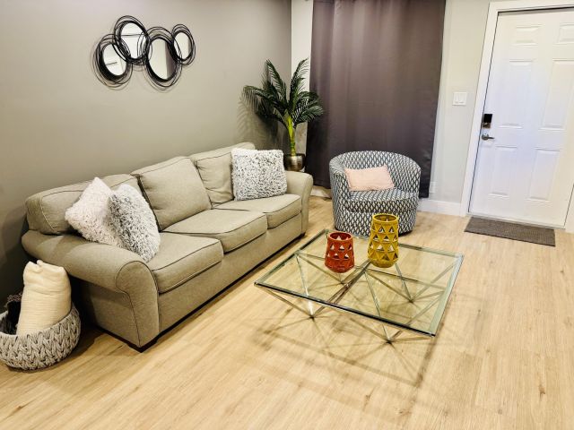 Дом в аренду по адресу 219 NW 14th Avenue - фото 6094575