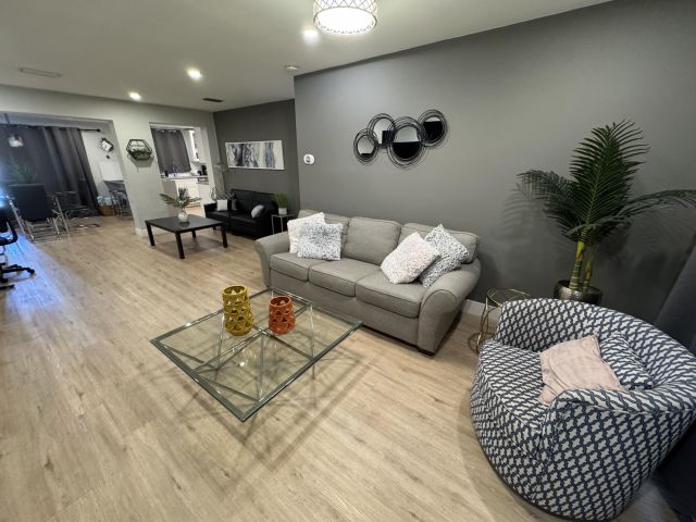 Дом в аренду по адресу 219 NW 14th Avenue - фото 6094578