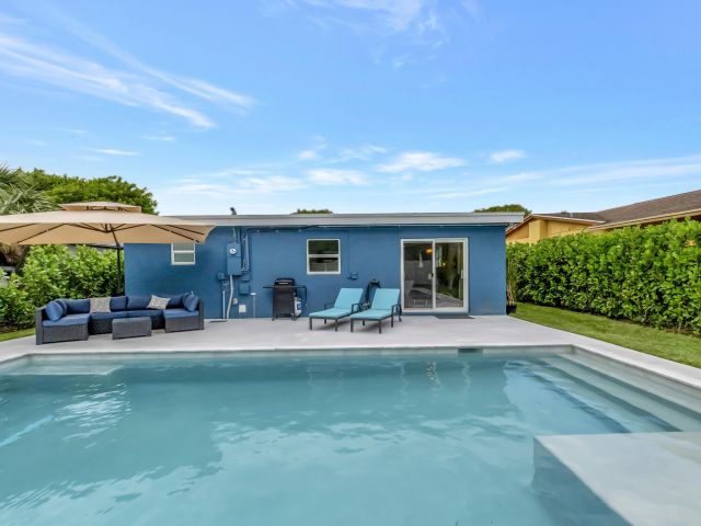 Дом в аренду по адресу 219 NW 14th Avenue - фото 6094579