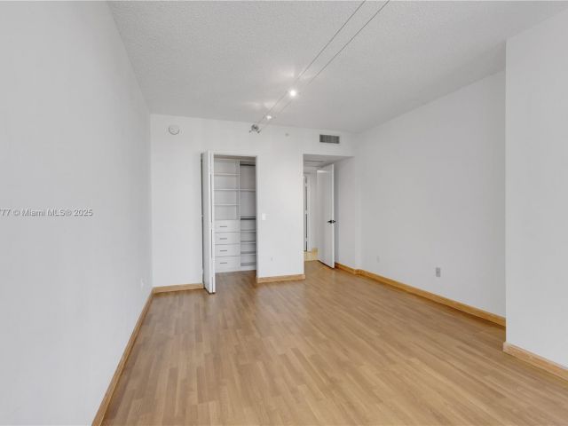 Продажа квартиры #2104 - фото 6094271