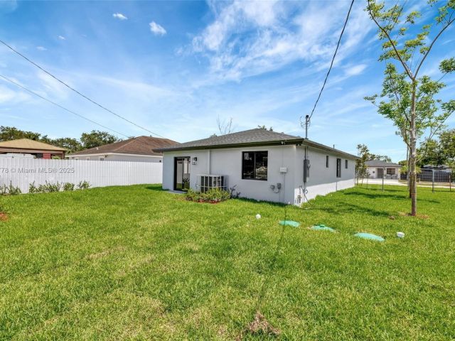 Продажа дома по адресу 2411 NW 153 St - фото 6133278