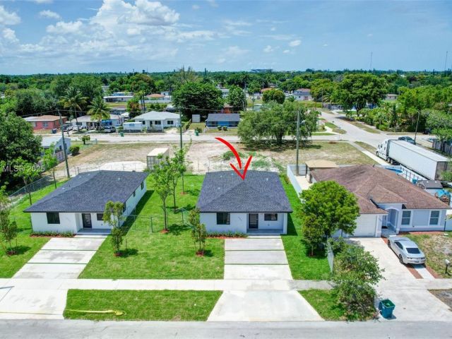 Продажа дома по адресу 2411 NW 153 St - фото 6133283