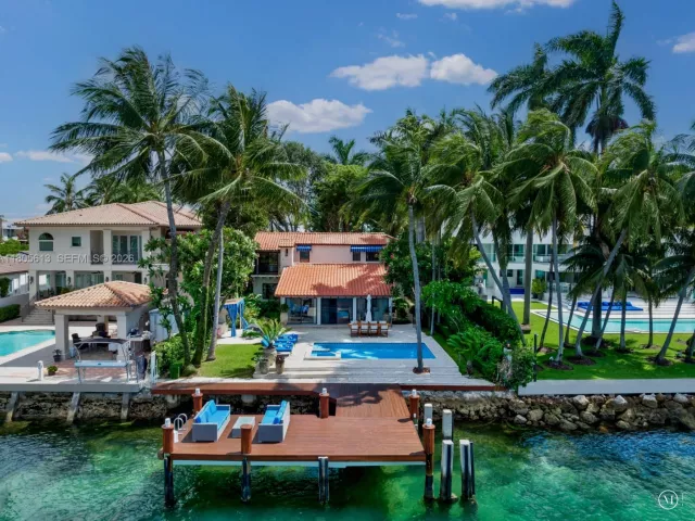 Продажа дома по адресу 56 S Hibiscus Dr - фото 7278515