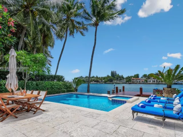 Продажа дома по адресу 56 S Hibiscus Dr - фото 7278517