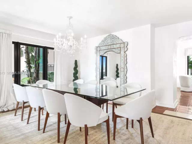 Продажа дома по адресу 56 S Hibiscus Dr - фото 7278484