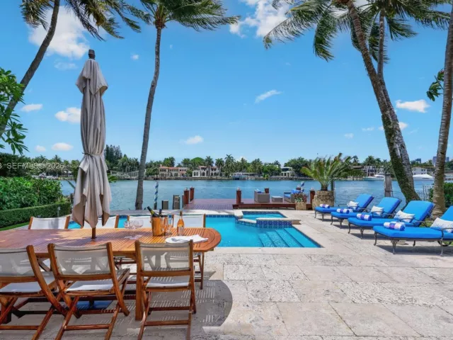 Продажа дома по адресу 56 S Hibiscus Dr - фото 7278521