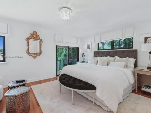 Продажа дома по адресу 56 S Hibiscus Dr - фото 7278482