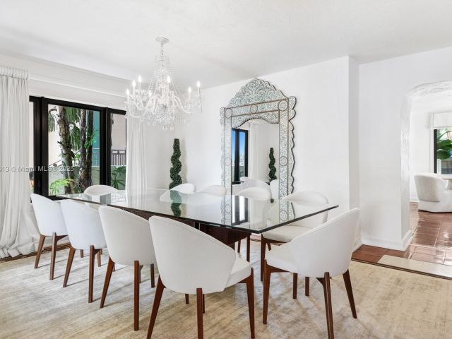 Продажа дома по адресу 56 S Hibiscus Dr - фото 6163676