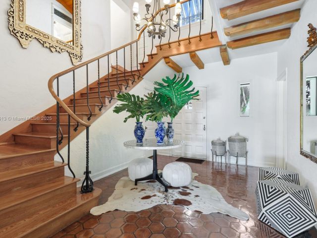 Продажа дома по адресу 56 S Hibiscus Dr - фото 6163682