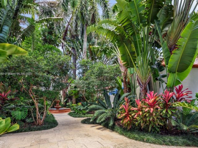 Продажа дома по адресу 56 S Hibiscus Dr - фото 6163686