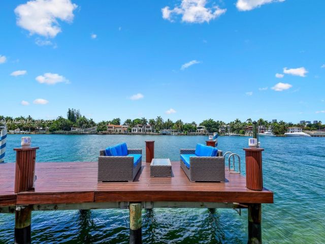 Продажа дома по адресу 56 S Hibiscus Dr - фото 6163688