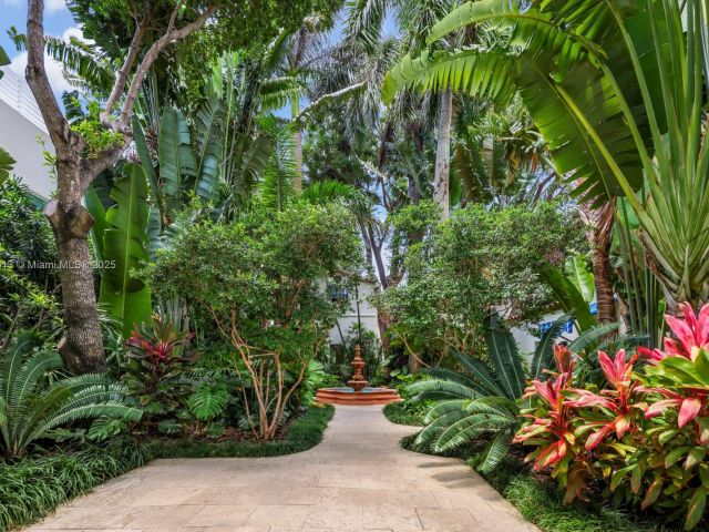 Продажа дома по адресу 56 S Hibiscus Dr - фото 6163693