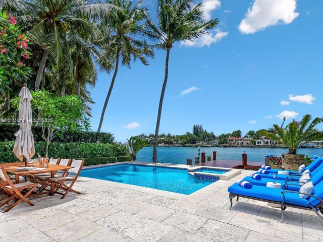 Продажа дома по адресу 56 S Hibiscus Dr - фото 6163695