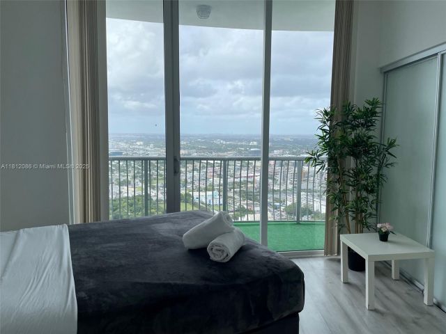 Продажа квартиры #5615 - фото 6095745