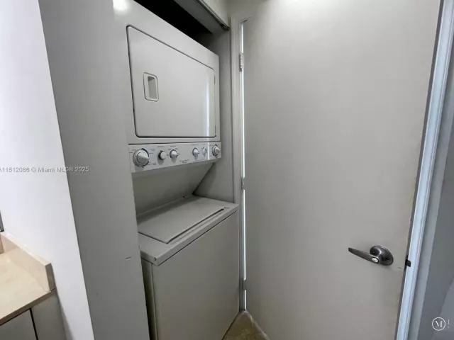 Продажа квартиры #5615 - фото 6095742