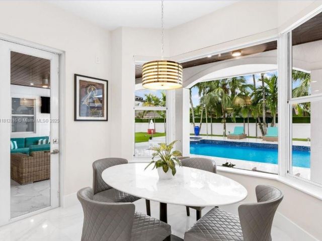 Продажа дома по адресу 11390 SW 30th St - фото 6100111