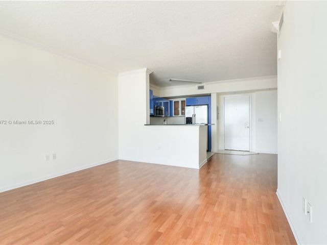 Продажа квартиры #1011 - фото 7430960