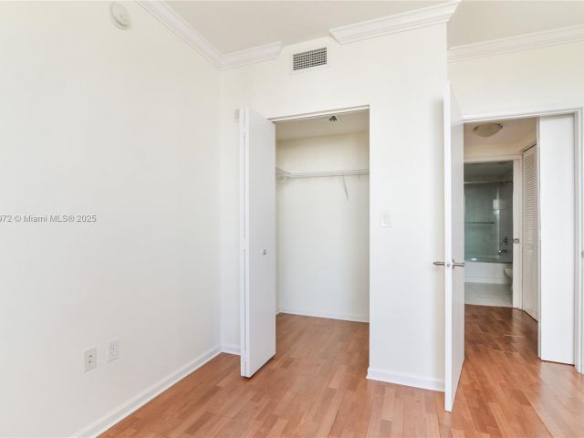 Продажа квартиры #1011 - фото 7430962