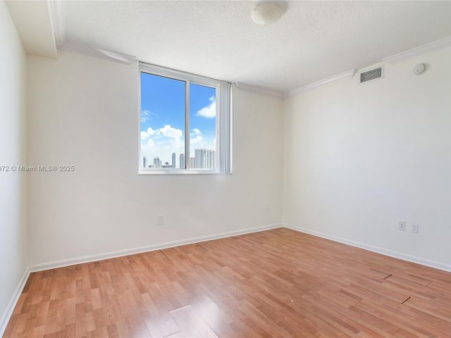 Продажа квартиры #1011 - фото 7430964