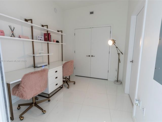 Продажа квартиры #4410 - фото 6095543