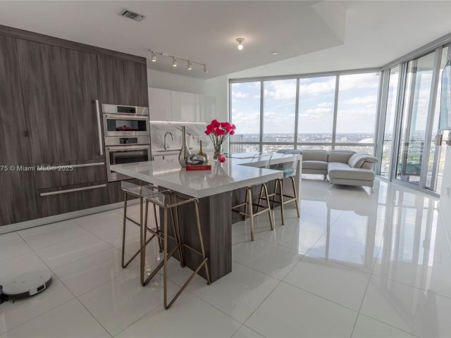 Продажа квартиры #4410 - фото 6095551