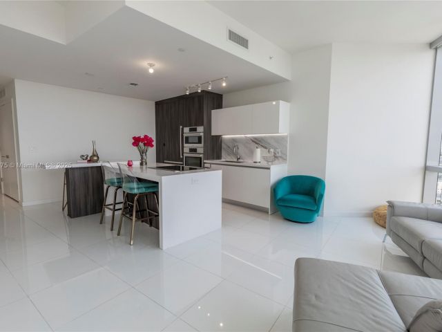 Продажа квартиры #4410 - фото 6095554