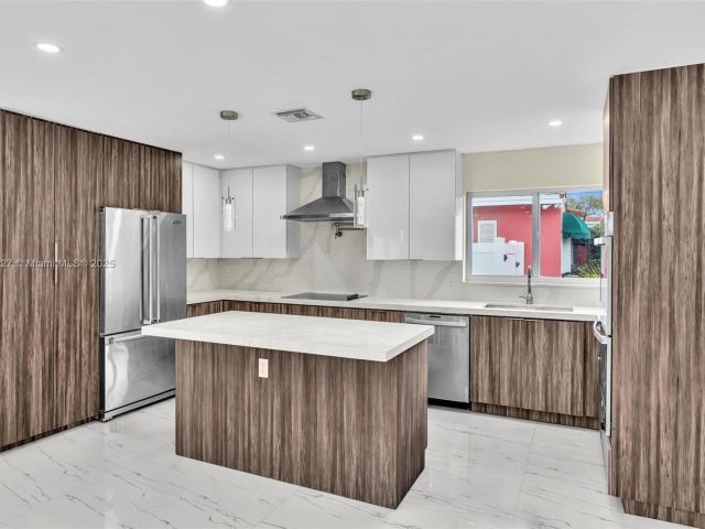 Продажа дома по адресу 1510 Coolidge St - фото 6133674