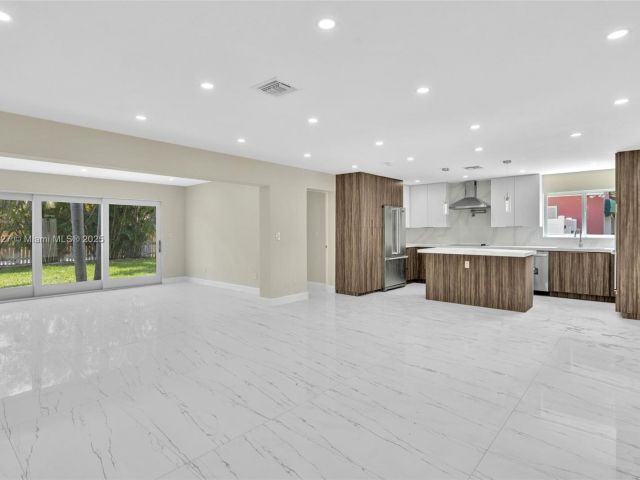 Продажа дома по адресу 1510 Coolidge St - фото 6133677