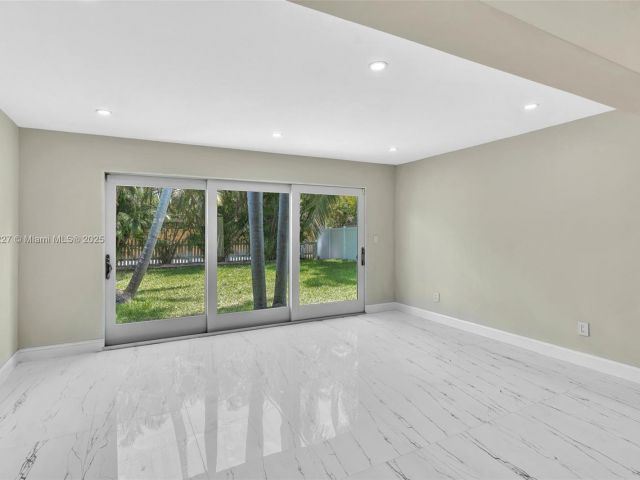 Продажа дома по адресу 1510 Coolidge St - фото 6133678