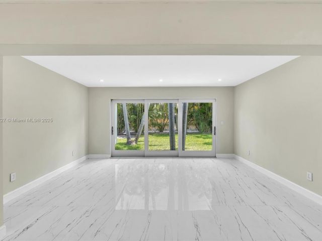 Продажа дома по адресу 1510 Coolidge St - фото 6133681