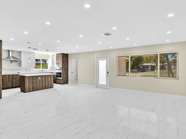 Продажа дома по адресу 1510 Coolidge St - фото 6133683