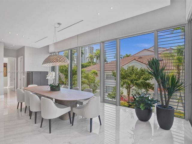 Продажа дома по адресу 3750 Yacht Club Dr TH1 - фото 6096418