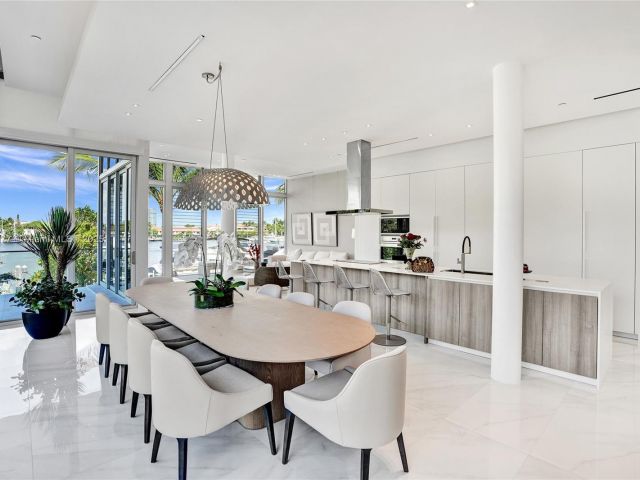 Продажа дома по адресу 3750 Yacht Club Dr TH1 - фото 6096419