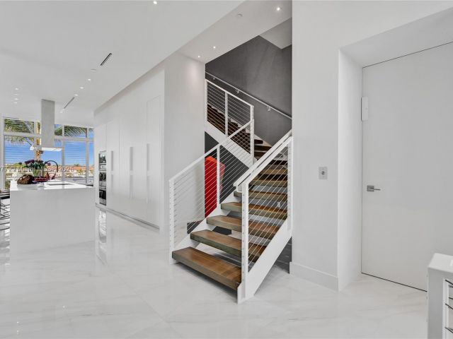 Продажа дома по адресу 3750 Yacht Club Dr TH1 - фото 6096425