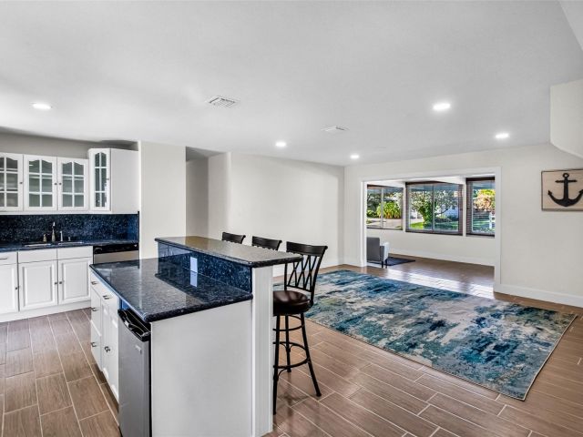 Продажа дома по адресу 1270 NE 26th Ter - фото 6135469