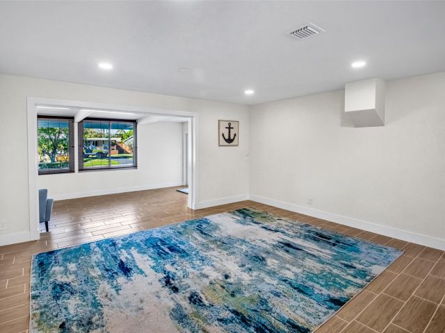 Продажа дома по адресу 1270 NE 26th Ter - фото 6135470