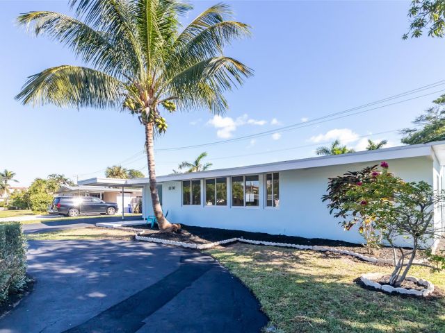 Продажа дома по адресу 1270 NE 26th Ter - фото 6135481