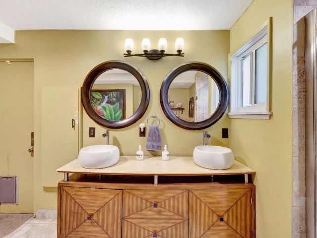 Продажа дома по адресу 2360 SE 7th Drive - фото 6762698