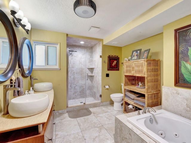 Продажа дома по адресу 2360 SE 7th Drive - фото 6762699