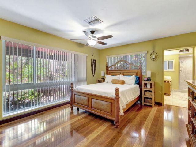 Продажа дома по адресу 2360 SE 7th Drive - фото 6762701