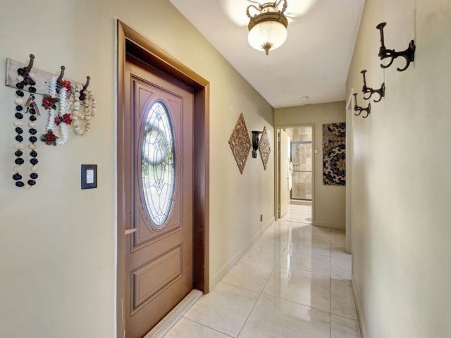 Продажа дома по адресу 2360 SE 7th Drive - фото 6762703