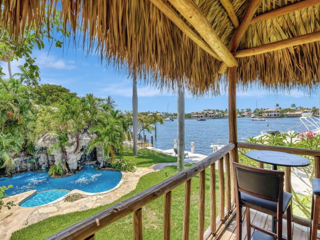 Продажа дома по адресу 2360 SE 7th Drive - фото 6762713