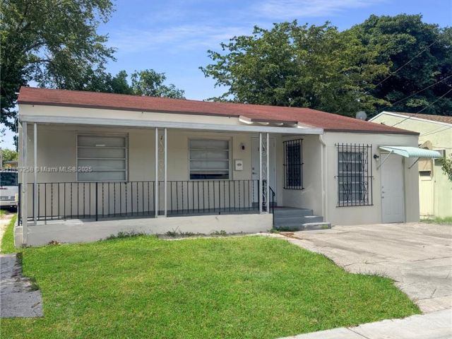 Продажа дома по адресу 1334 NW 56th St - фото 6096333