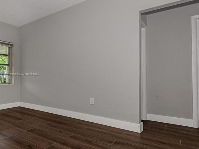 Продажа дома по адресу 1334 NW 56th St - фото 6168145